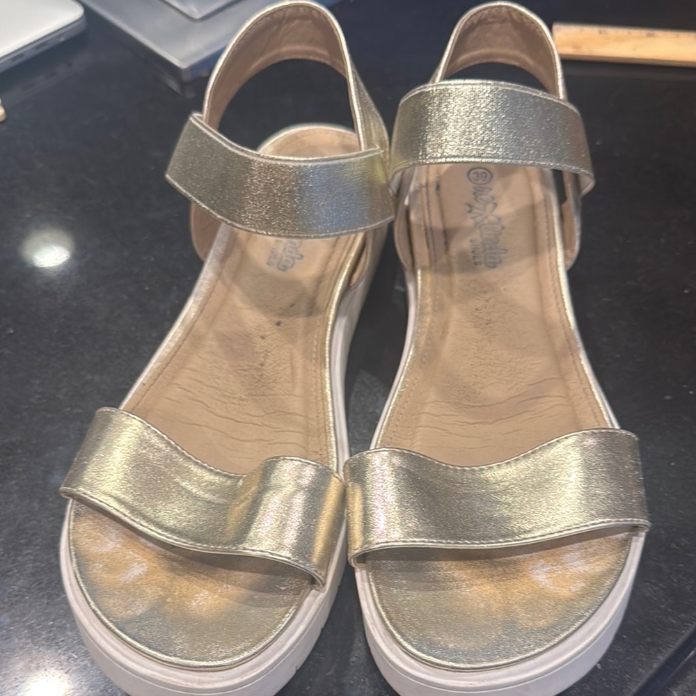 Gold Sandals so 39